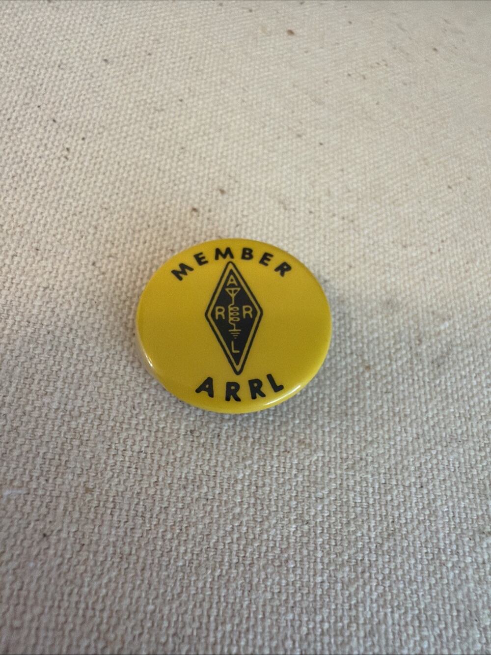ARRL Member Yellow Button Pinback